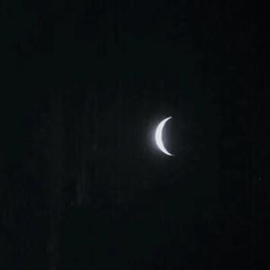 裸体杨幂张开腿露出尿口让我捅
